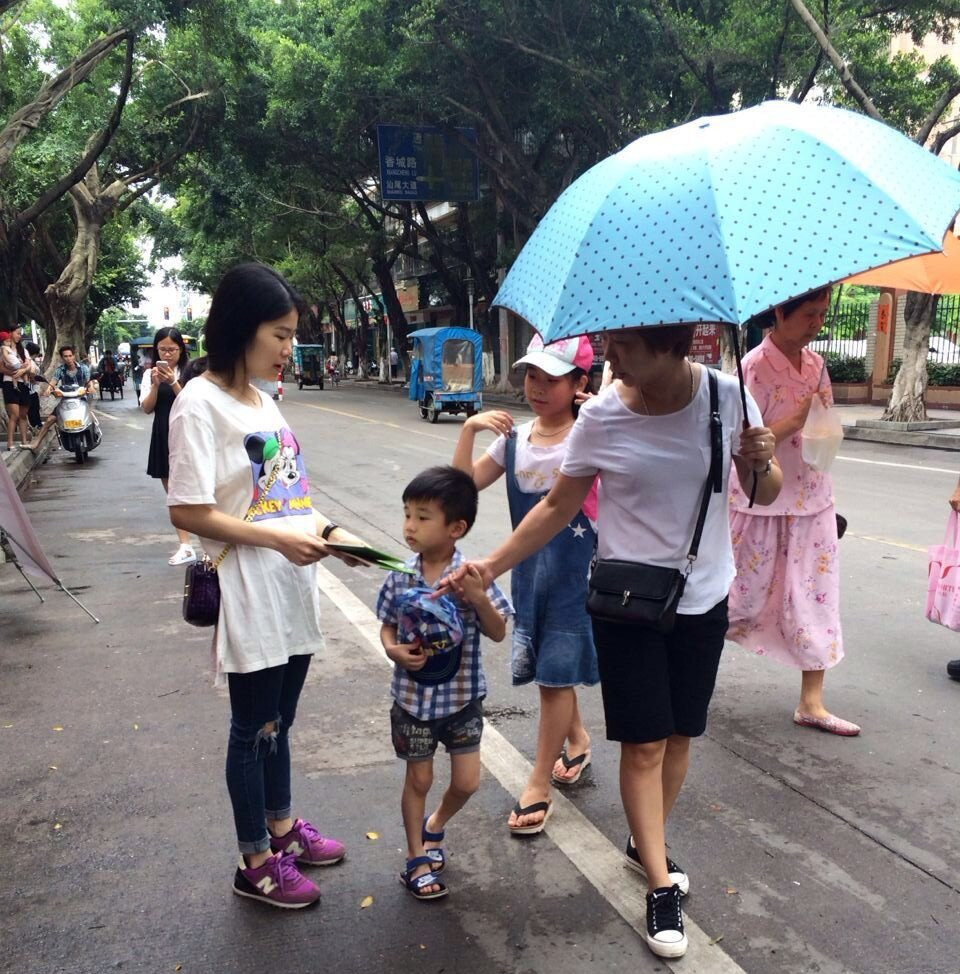 20160607图片新闻:六五世界环境日现场咨询活动_proc_副本.jpg 20160607图片新闻:六五世界环境日现场咨询活动_proc_副本.jpg