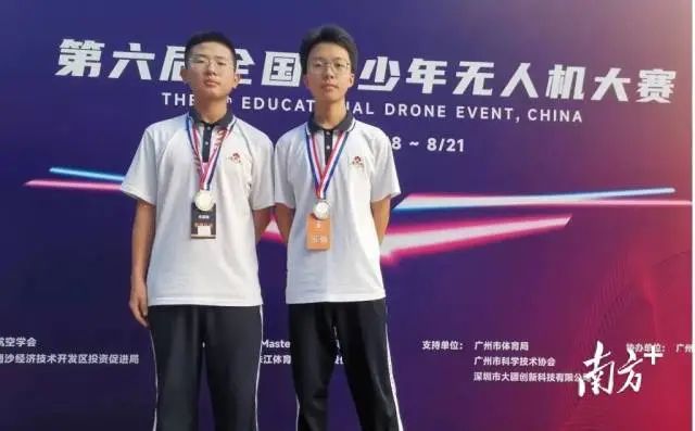 钟奕辉和周志宇获得高中组全国二等奖。 图片