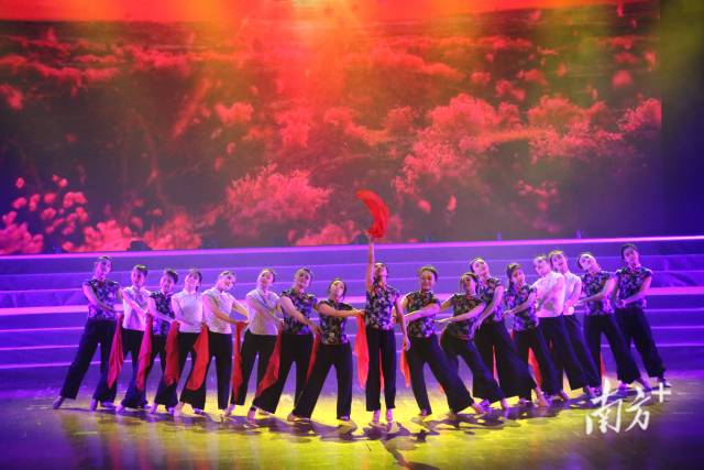 情景表演《映山红》。&nbsp;