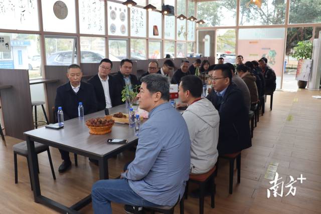 交流活动现场图。  南方+ 郭杨阳 拍摄