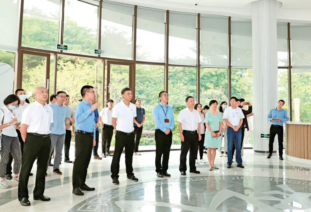 图为审计人员就跨境电商相关政策落实情况调研东莞跨境电商企业