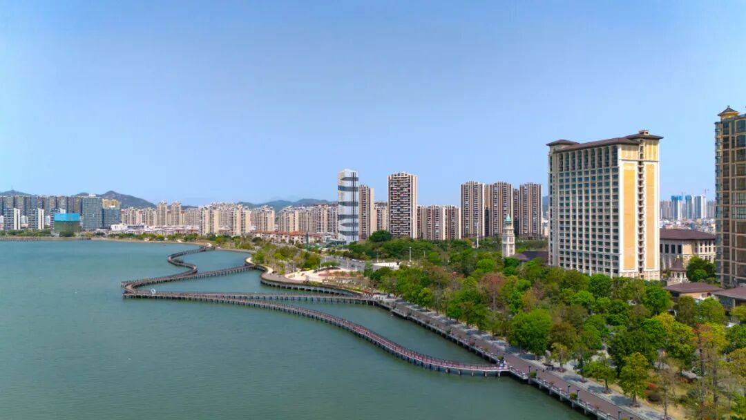 全省推进“百千万工程”现场会召开，黄坤明讲话